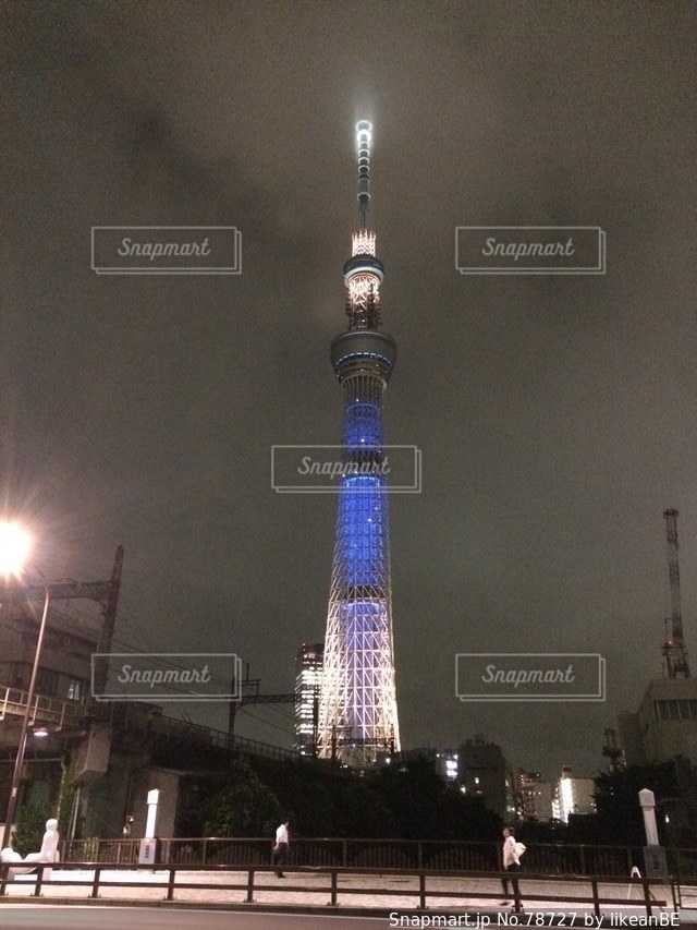 No.78727 夜空と夜景
